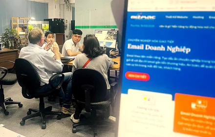 Hai tiếng bàn giao website: khách tự bấm từng nút, sai thì làm lại